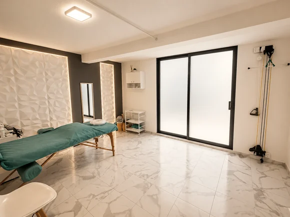 Segunda sala de terapia de Sezati Fisio & Beauty